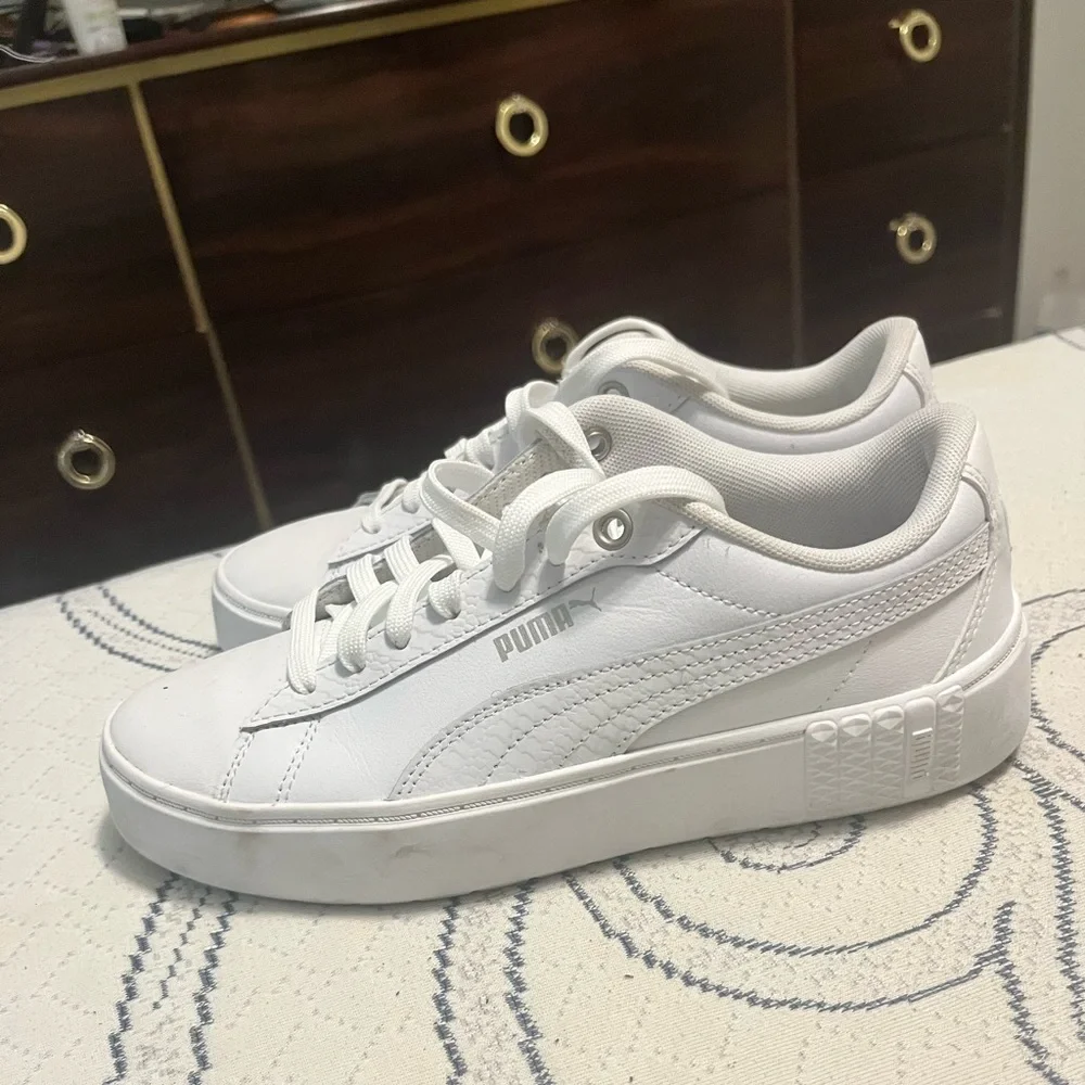 Pumas - Picture 2 of 4